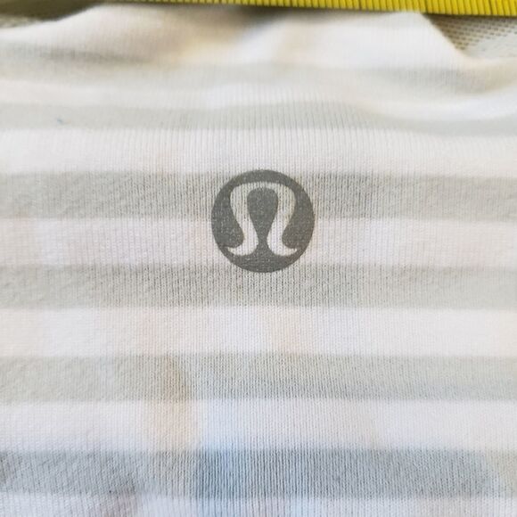 LULULEMON GRAY WHITE STRIPE SLEEVELESS ACTIVEWEAR ATHLETIC SHELF BRA TANK - Picture 12 of 16
